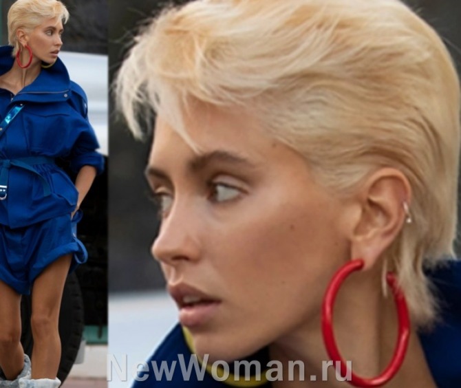 модное мелирование прядей на волосах средней длины в 2023 году - пятнистый бежевый блонд