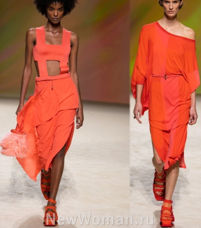 летние платья 2023 кораллового цвета - фото подиум Hermès RTW Spring 2023, Парижская Неделя моды