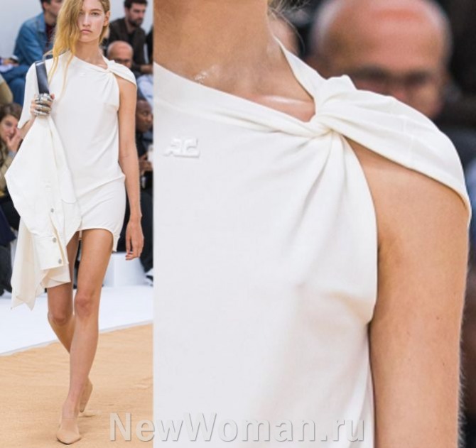 летняя мода 2023 из Парижа - белое платье со скрученными узлами на плече, асимметрия