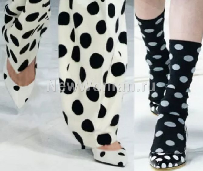 модные женские туфли 2024 года с черно-белым принтом горох - фото с показа Marni (Италия) в Токио на сезон Осень-Зима 2024