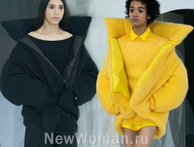 в 2024 году в моде женские куртки до бедра фасона кокон - из мягкой ворсистой черной и желтой шерсти, без застежки - тренды от итальянского модного дома Marni (Италия). Показ женской одежды сезона Осень-Зима 2024 в Токио