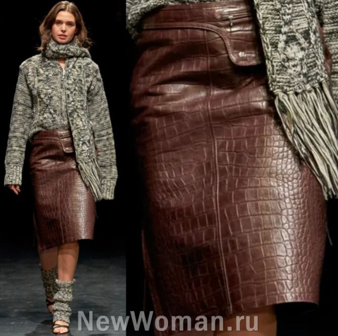 коричневая кожаная женская юбка миди с тиснением под кожу крокодила