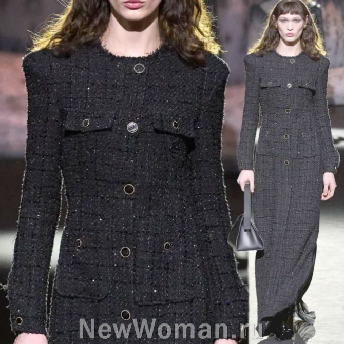 модное зимнее длинное твидовое женское платье без воротника, на подплечниках с клапанами и застежкой на пуговицы - показ GCDS, FALL 2023 READY-TO-WEAR (Неделя моды в Милане)
