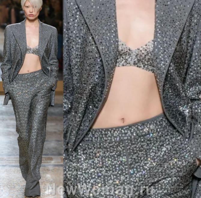 вечерний стильный лук из ткани с блестками, брюки, топ-бралетт, пиджак - из серой ткани с пайетками - мода 2024 года из Италии