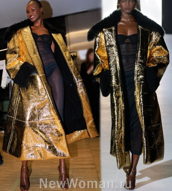 женское пальто оверсайз из металлизированной ткани цвет золото - модель с большим меховым воротником и лацканами черного цвета, фото из коллекции модного дома Dolce & Gabbana, FALL 2023 READY-TO-WEAR (Миланская неделя моды)