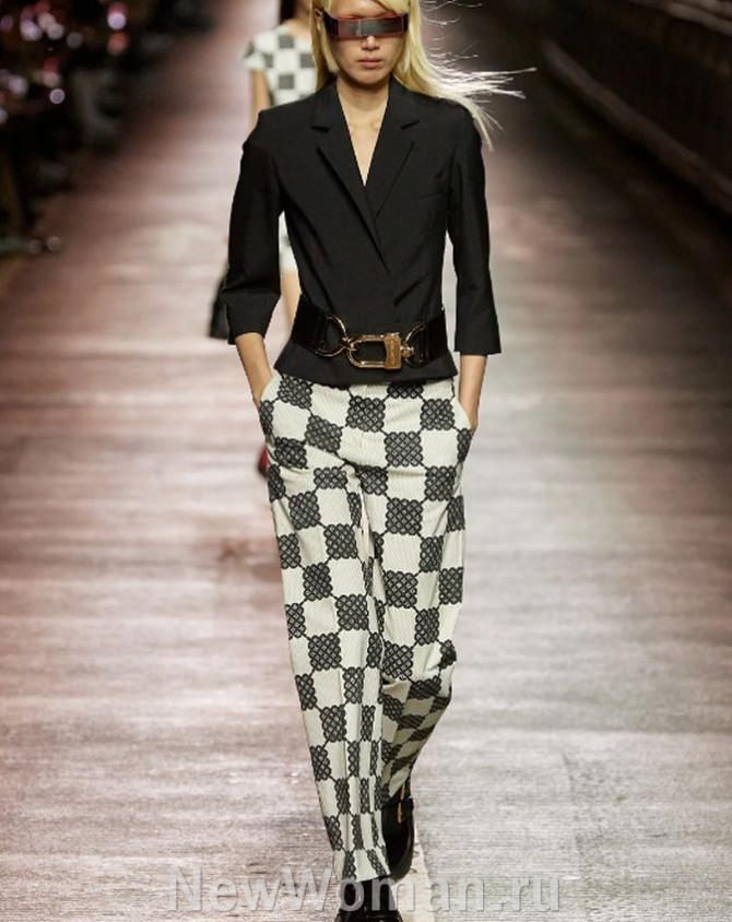 женские брюки 2024 года с шахматной черно-белой клеткой с ажурными краями