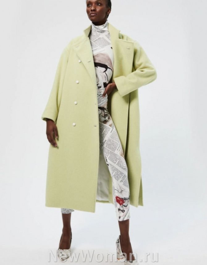 женское пальто миди 2024 года светло-фисташкового цвета