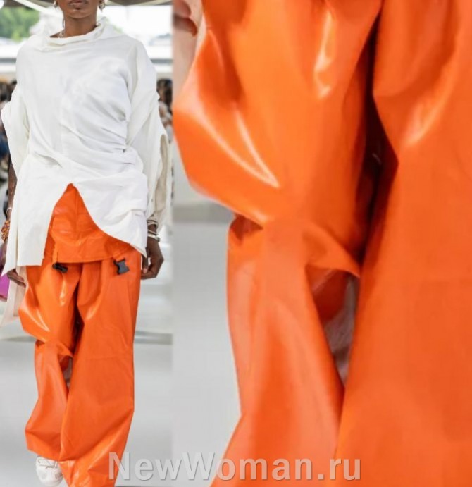 женские кожаные брюки-шаровары морковного цвета с глянцевым блеском