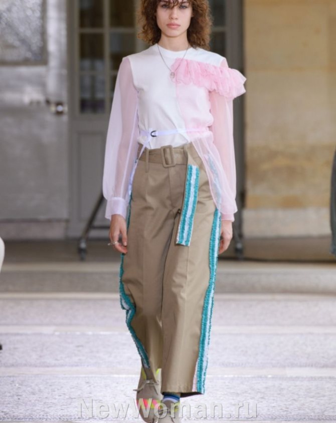 женские нарядные брюки с лампасами из цветной тесьмы