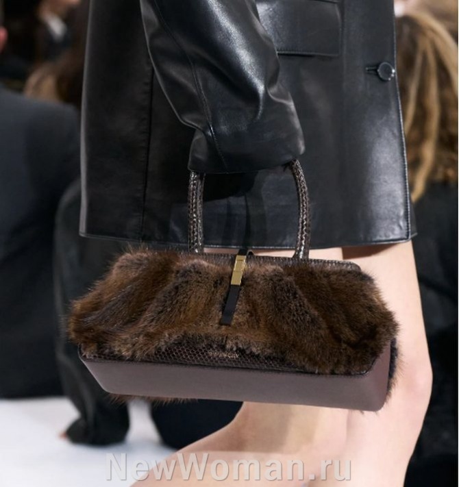 женская сумка-багет 2024 на зимний сезон с меховой отделкой из натурального старого меха