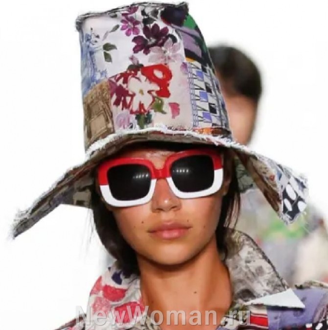 летняя модная шляпа 2025 года в стиле пэчвок из принтованного цветами денима