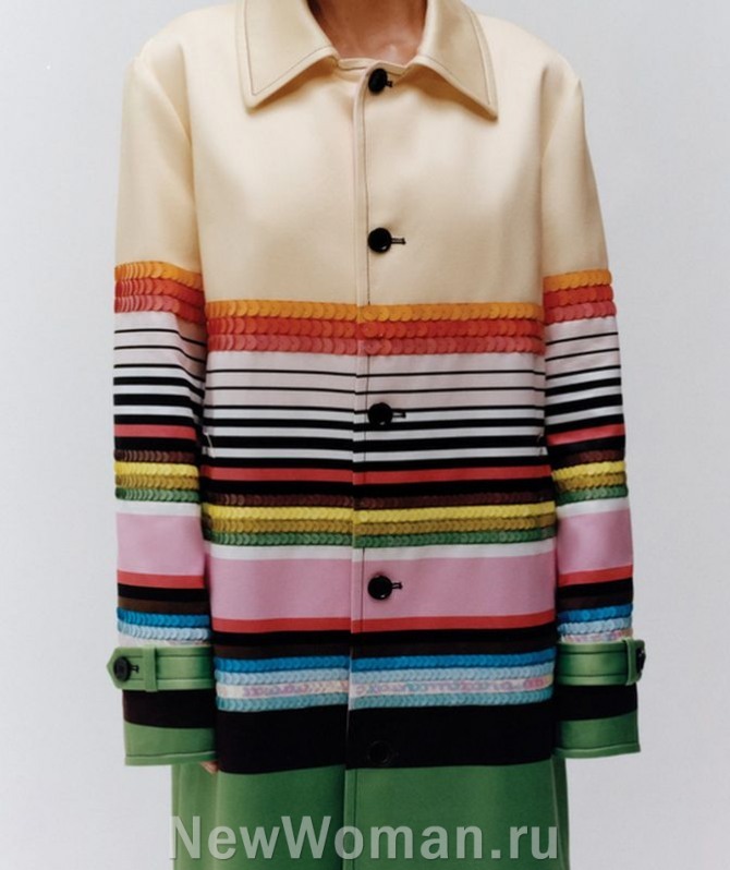 женское пальто с горизонтальными цветными полосками из бумажного японского нейлона