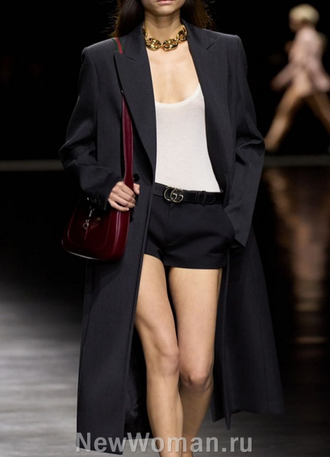 классическое черное женское демисезонное пальто миди из кашемира - с чем сочетать в 2025 году