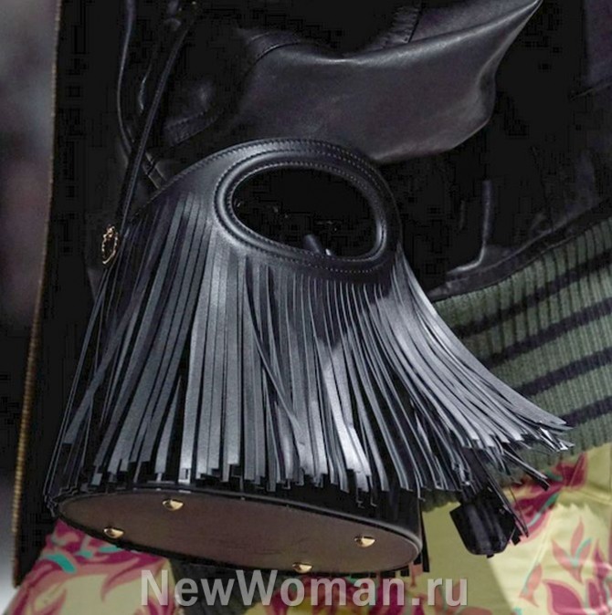 черная женская кожаная зимняя сумка с бахромой